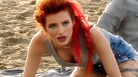 Pic: Bella Thorne in Famous in Love (2017)
