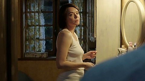 Pic: Mia Delmaë in The Chalet (2018)