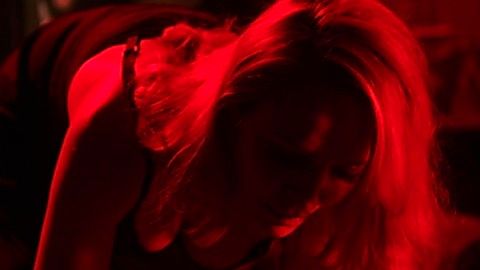 Pic: Uma Thurman in The Con is On (2018)