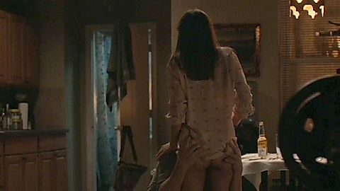 Pic: Ella Purnell in Sweetbitter (2018)