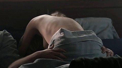 Pic: Zoey Deutch in Vincent N Roxxy (2016)