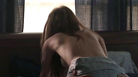 Pic: Zoey Deutch in Vincent N Roxxy (2016)
