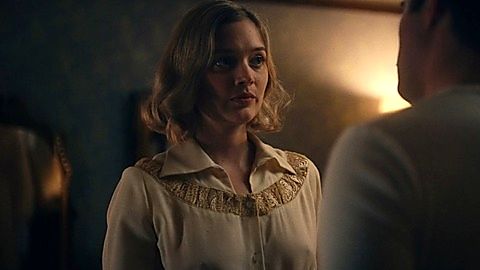 Pic: Bella Heathcote in Strange Angel (2018)