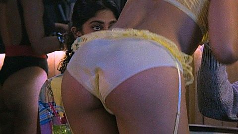 Pic: Shakira Barrera in GLOW (2017)