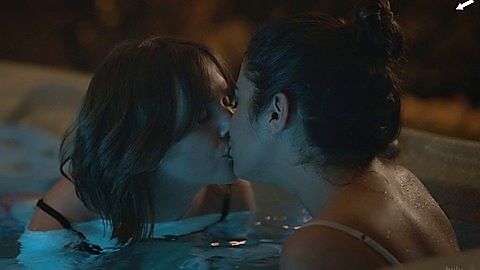 Pic: Lorenza Izzo in Casual (2015)