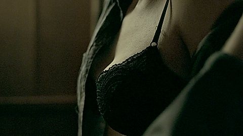 Pic: Jordana Spiro in Ozark (2017)