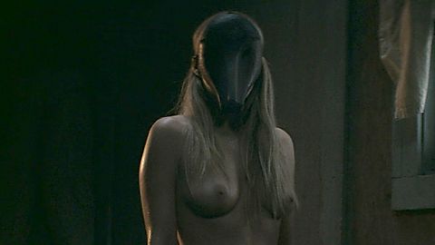 Pic: Riley Keough in Hold the Dark (2018)