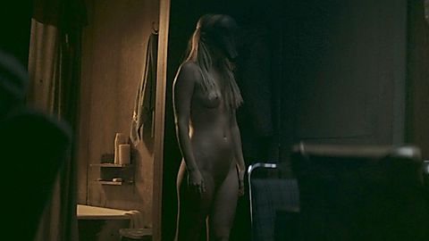 Pic: Riley Keough in Hold the Dark (2018)