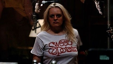 Pic: Elisabeth Moss in Her Smell (2018)