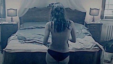 Pic: Emily Ratajkowski in Welcome Home (2018)