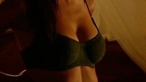Pic: Emily Ratajkowski in Welcome Home (2018)