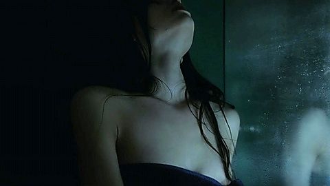 Pic: India Eisley in Look Away (2018)