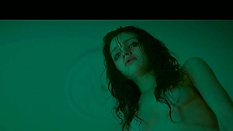 Pic: India Eisley in Look Away (2018)