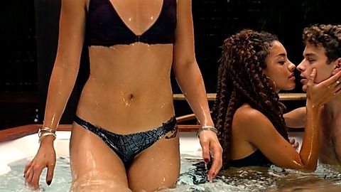Pic: Danielle Campbell in Tell Me a Story (2018)