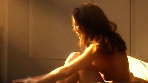 Pic: Danielle Campbell in Tell Me a Story (2018)