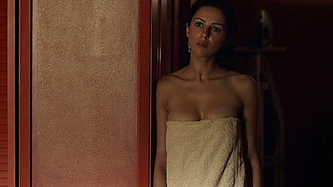 Pic: Annet Mahendru in Lethal Weapon (2016)