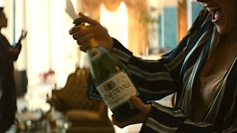 Pic: Tessa Ía in Narcos: Mexico (2018)