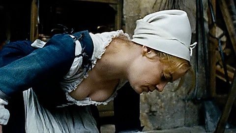 Pic: Emma Stone in The Favourite (2018)