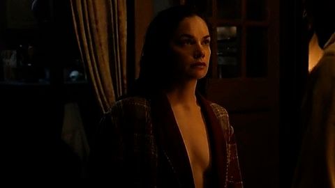 Pic: Ruth Wilson in Mrs. Wilson (2018)