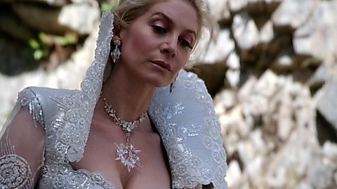 Pic: Elizabeth Mitchell in Once Upon a Time (2011)