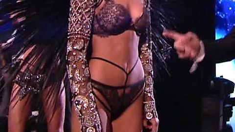 Pic: Kendall Jenner in The Victoria's Secret Fashion Show 2018 (2018)