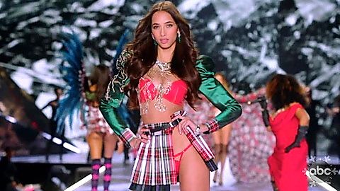 Pic: Yasmin Wijnaldum in The Victoria's Secret Fashion Show 2018 (2018)