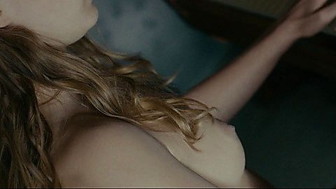 Pic: Saskia Rosendahl in Never Look Away (2018)