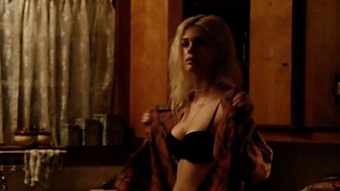 Pic: Nicola Peltz in Back Roads (2018)