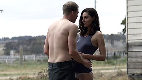 Pic: Phoebe Tonkin in Bloom (2019)