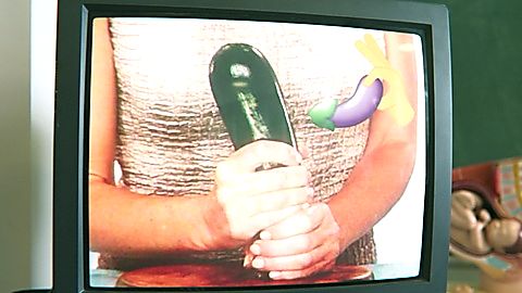 Pic: Gillian Anderson in Sex Education (2019)
