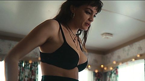 Pic: Emma Mackey in Sex Education (2019)