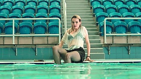 Pic: Emma Mackey in Sex Education (2019)