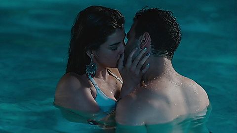 Pic: Kirti Kulhari in Four More Shots Please (2019)