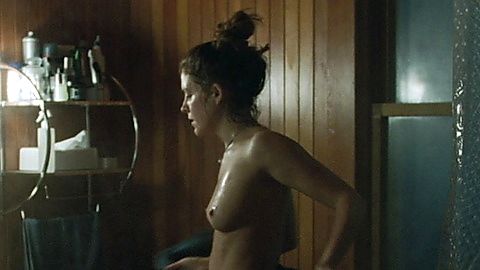 Pic: Riley Keough in The Lodge (2020)