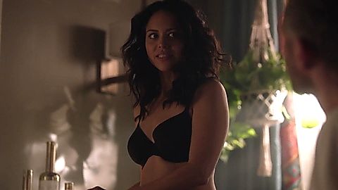 Pic: Alyssa Diaz in The Rookie (2018)