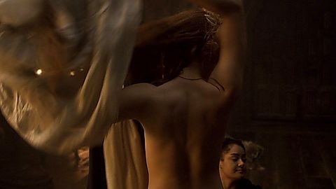 Pic: Saoirse Ronan in Mary Queen of Scots (2018)