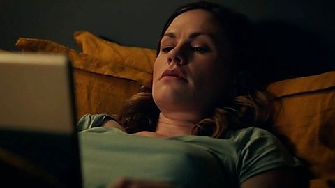 Pic: Anna Paquin in Flack (2019)
