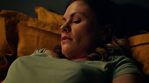 Pic: Anna Paquin in Flack (2019)