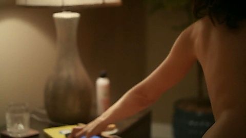 Pic: Jenna Dewan in The Resident (2018)