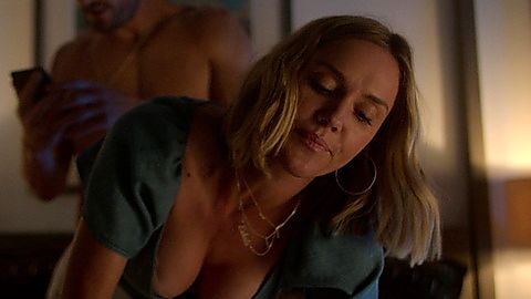 Pic: Erinn Hayes in Huge in France (2019)