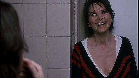 Pic: Juliette Binoche in Let the Sunshine In (2017)