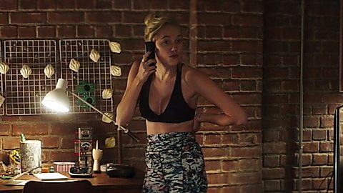 Pic: Maika Monroe in Greta (2019)