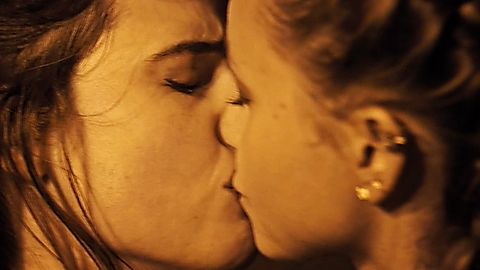 Pic: Ellie Turner in How You Look at Me (2019)