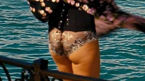Pic: Isla Fisher in The Beach Bum (2019)