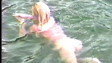 Pic: Pamela Anderson in Pam & Tommy Lee: Stolen Honeymoon (1998)