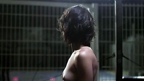 Pic: Bianca Comparato in A Menina Sem Qualidades (2013)