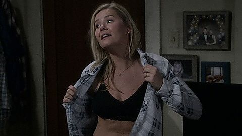 Pic: Elisha Cuthbert in The Ranch (2016)