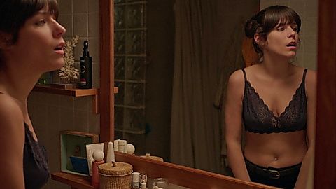 Pic: Íria del Río in The Hockey Girls (2019)