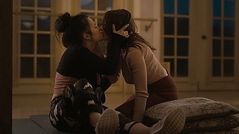 Pic: Kelly Marie Tran in Sorry For Your Loss (2018)