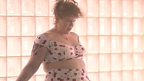 Pic: Katie Kershaw in Mrs. Fletcher (2019)